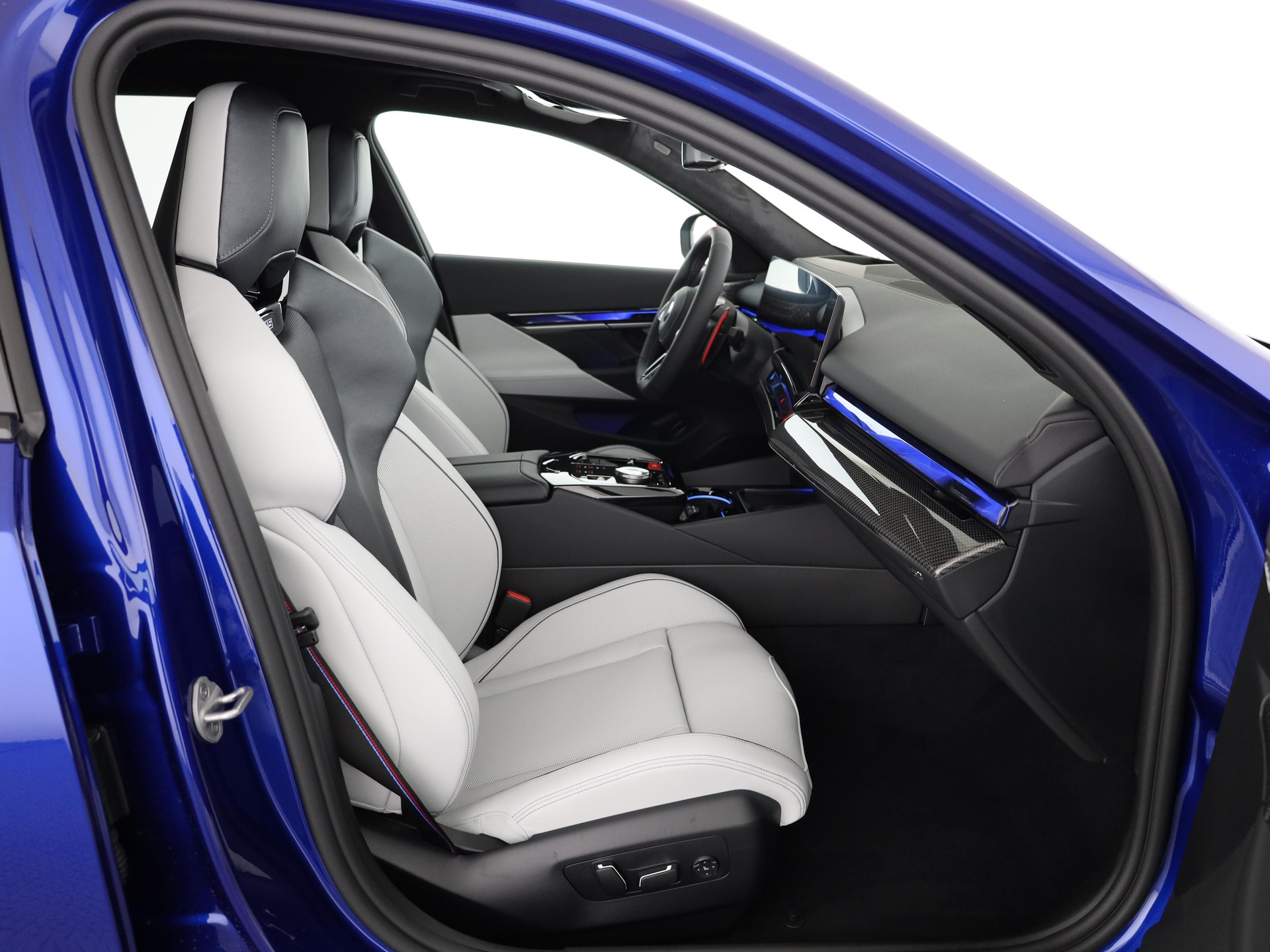 BMW 5er Reihe G99 Touring M5 xDrive-image-16