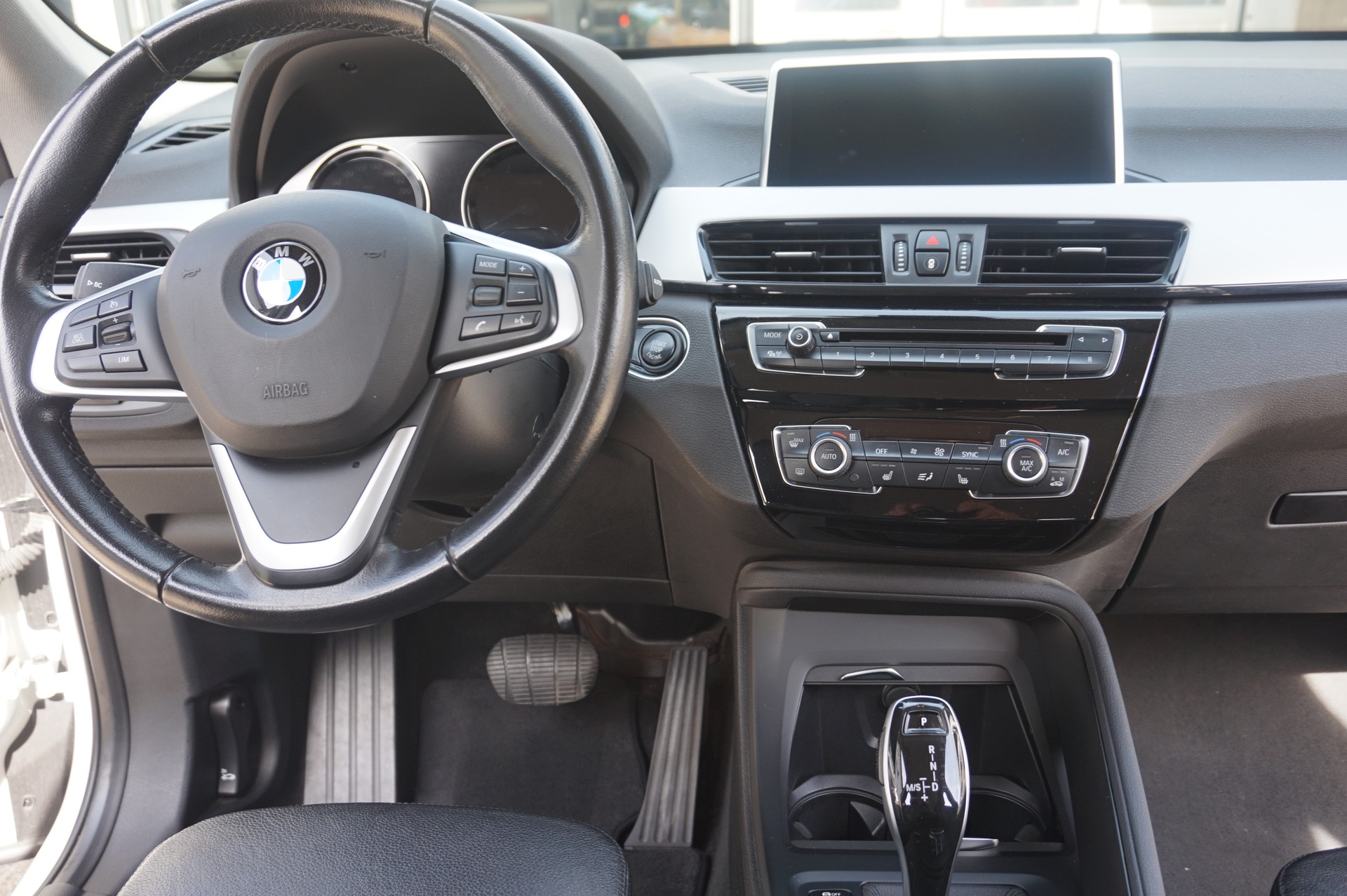 BMW X1 xDrive 20d Steptronic-image-9