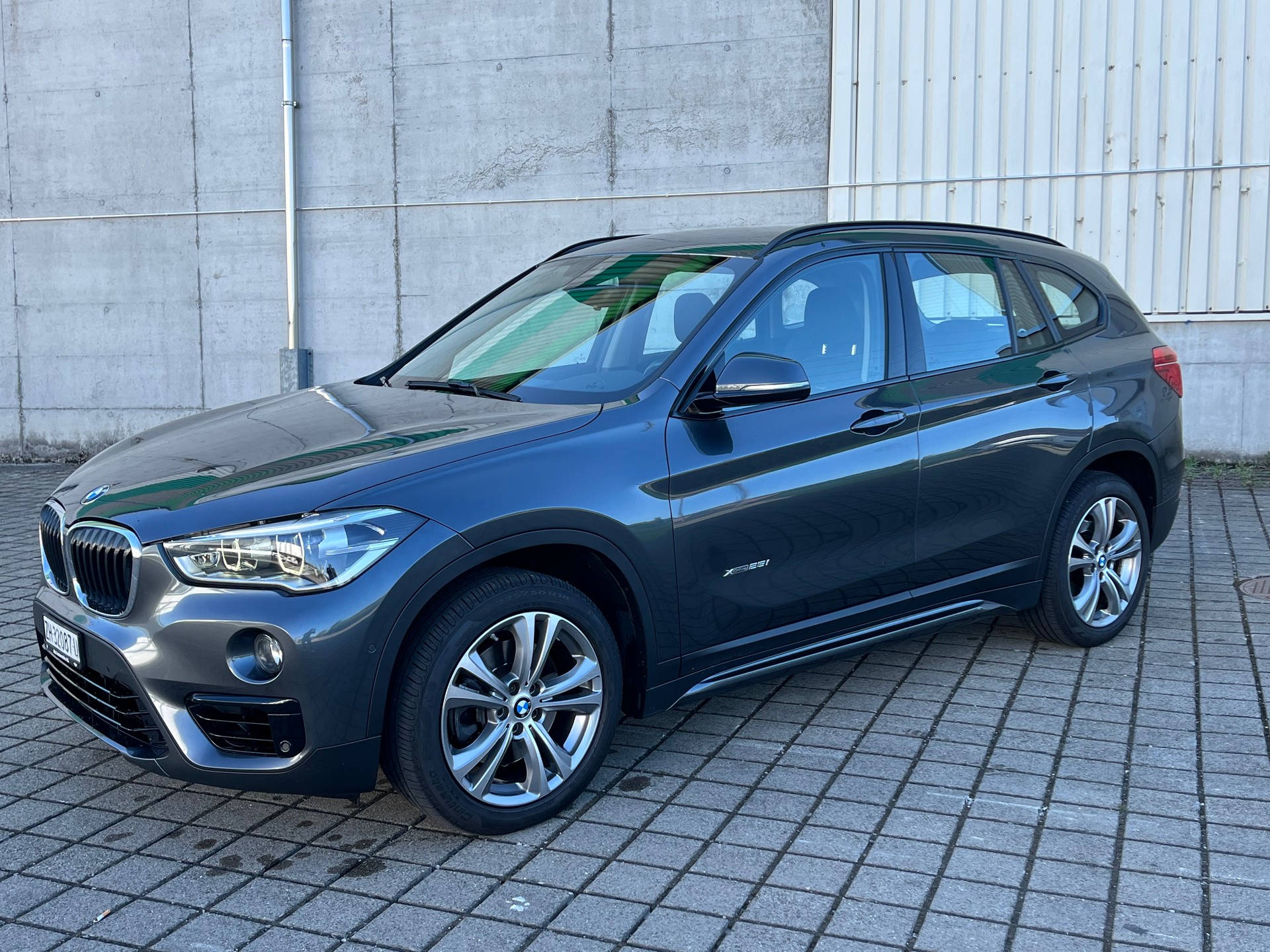 BMW X1 xDrive 25i xLine Steptronic-image-15