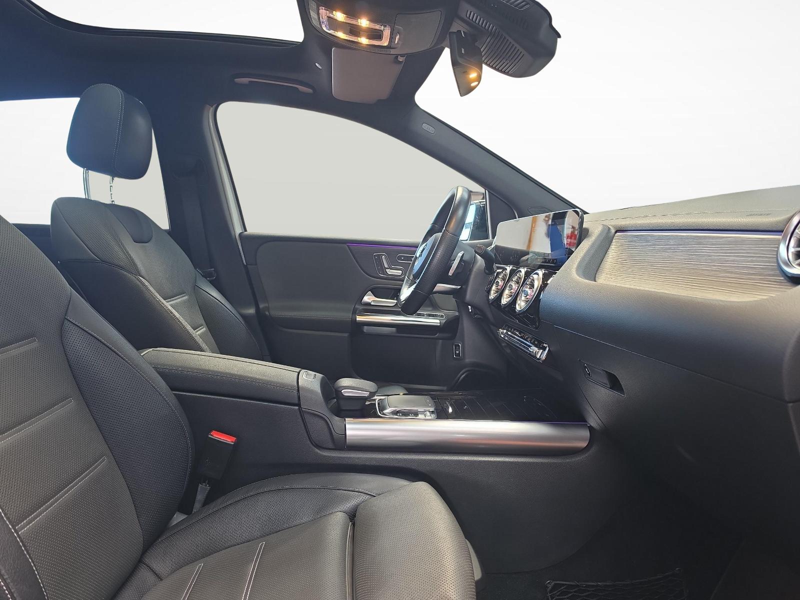 MERCEDES-BENZ B 220 4MATIC AMG Line-image-10