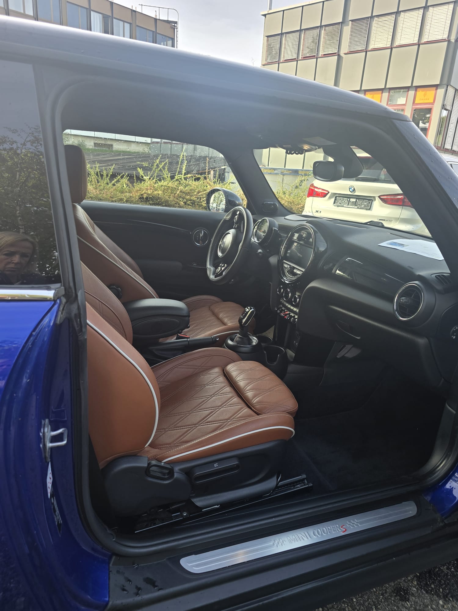 MINI Cooper King's Cross Steptronic DKG Navi/leder/cuir/ Sportsitze/ CH AUTO-image-1