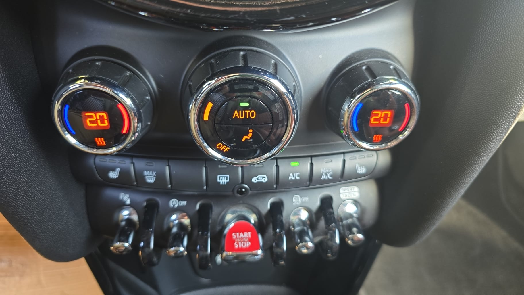 MINI Cooper King's Cross Steptronic DKG Navi/leder/cuir/ Sportsitze/ Harman Kardon/ Head up Display-image-10