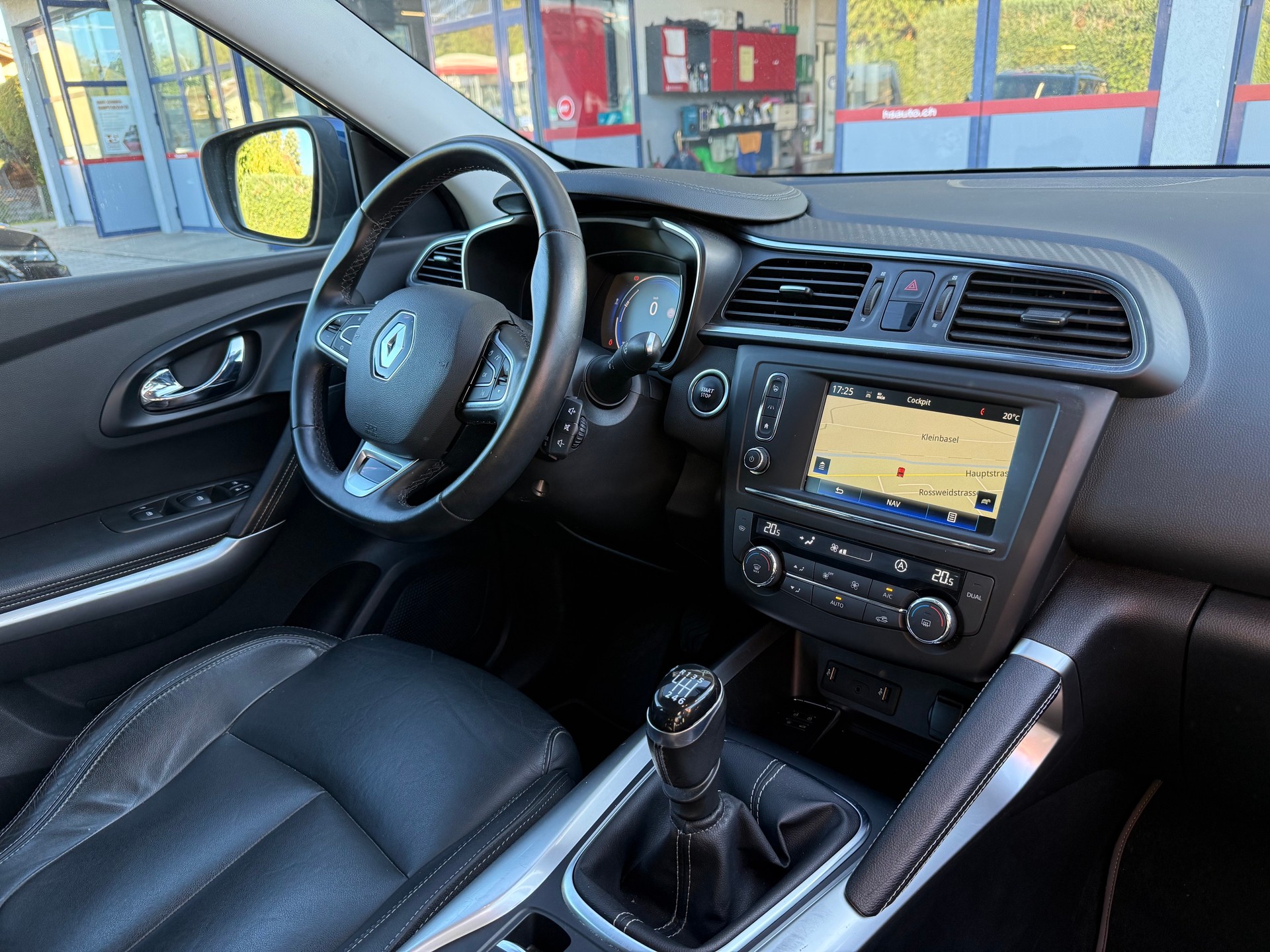 RENAULT Kadjar 1.6 16V Turbo 90th Anniversary-image-7
