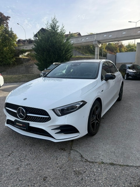 MERCEDES-BENZ A 250e AMG Line 8G-DCT-image-2