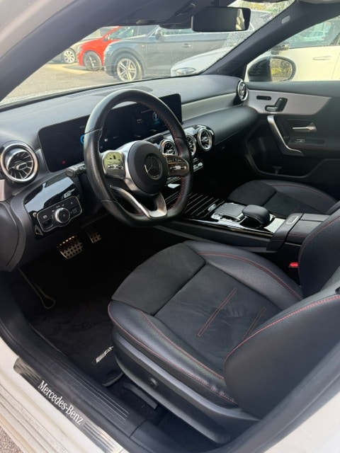 MERCEDES-BENZ A 250e AMG Line 8G-DCT-image-9