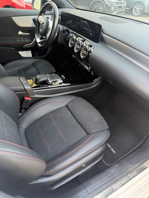 MERCEDES-BENZ A 250e AMG Line 8G-DCT-image-8