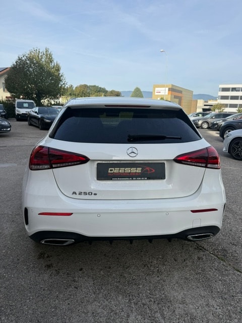 MERCEDES-BENZ A 250e AMG Line 8G-DCT-image-4