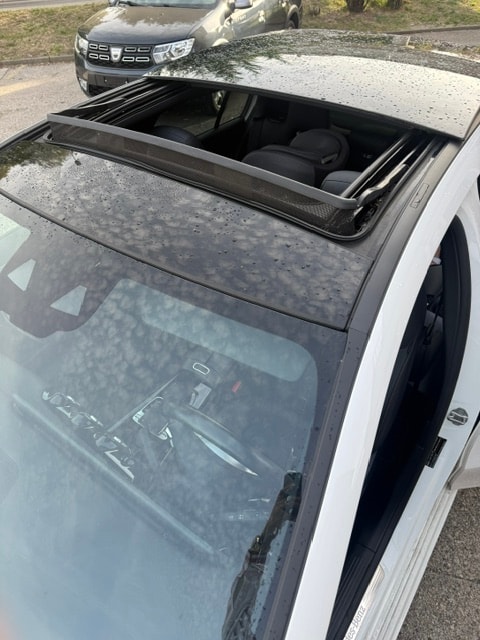 MERCEDES-BENZ A 250e AMG Line 8G-DCT-image-17