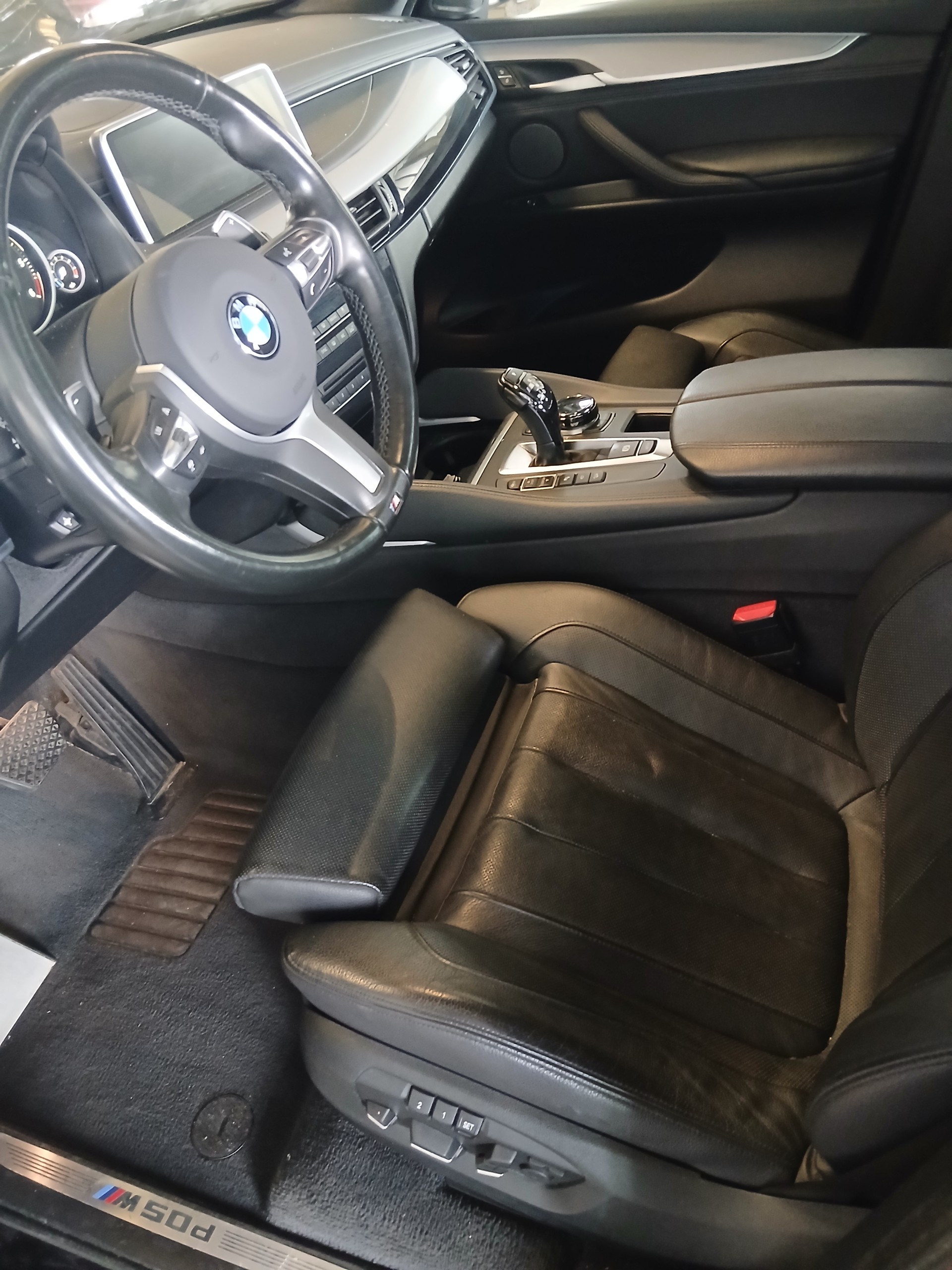 BMW X6 M50d Steptronic-image-12