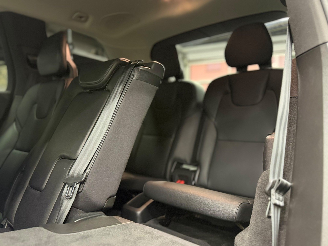 VOLVO XC90 D5 AWD Momentum Geartronic | 7. Plätzer | Rückfahrkamera | Leder | Pilot & Parkassist-image-22