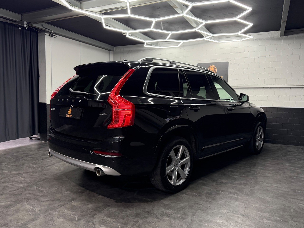 VOLVO XC90 D5 AWD Momentum Geartronic | 7. Plätzer | Rückfahrkamera | Leder | Pilot & Parkassist-image-4