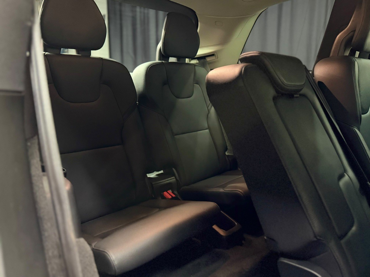VOLVO XC90 D5 AWD Momentum Geartronic | 7. Plätzer | Rückfahrkamera | Leder | Pilot & Parkassist-image-21