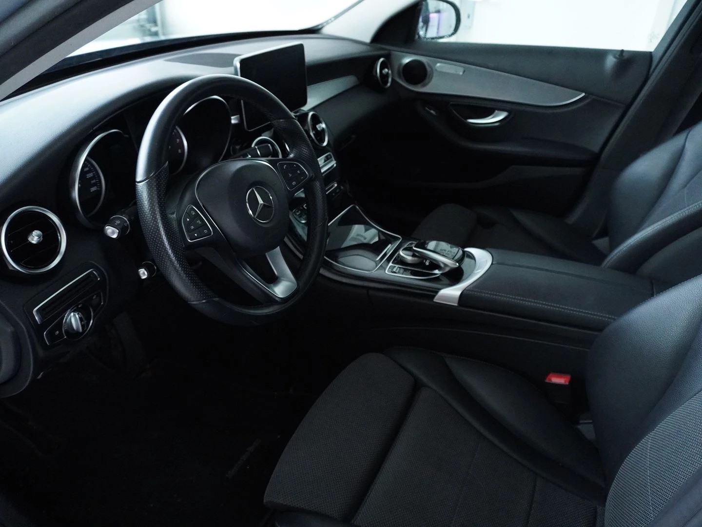 MERCEDES-BENZ C 180 Avantgarde 7G-Tronic-image-2