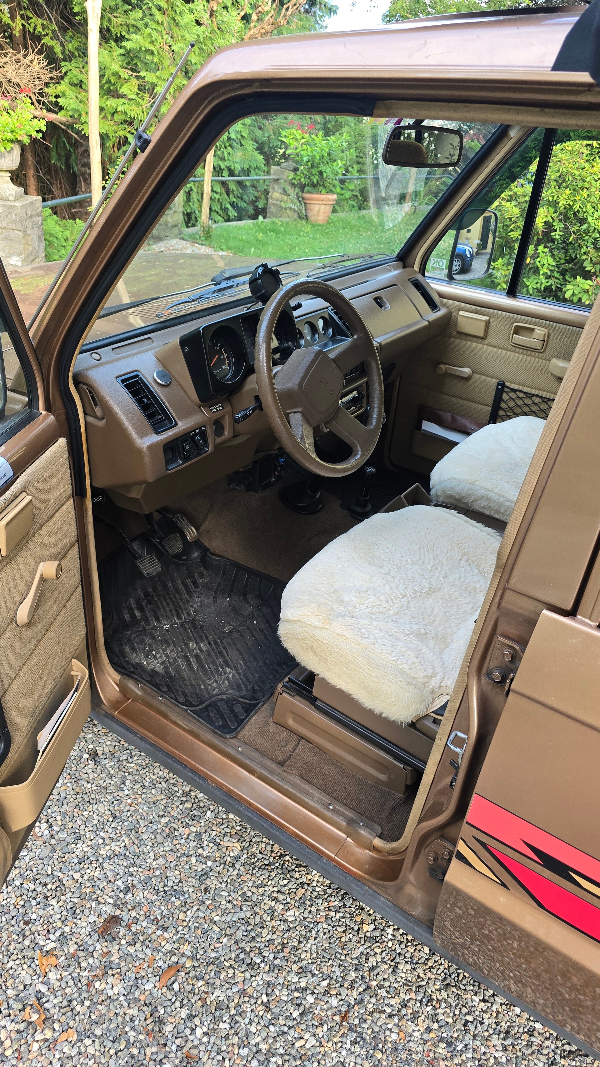 ISUZU TROOPER-image-2
