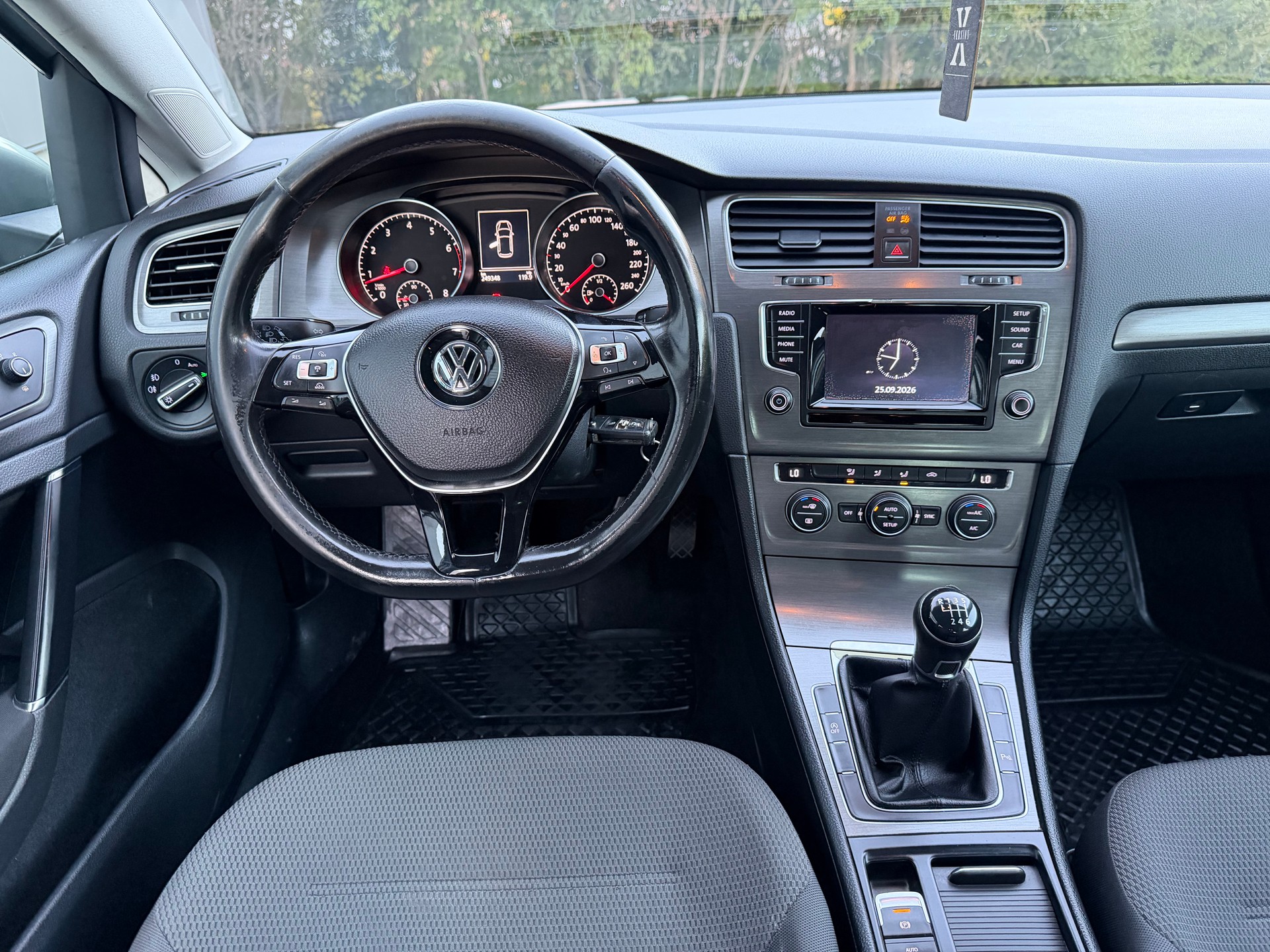 VW Golf 1.4 TSI Trendline-image-5