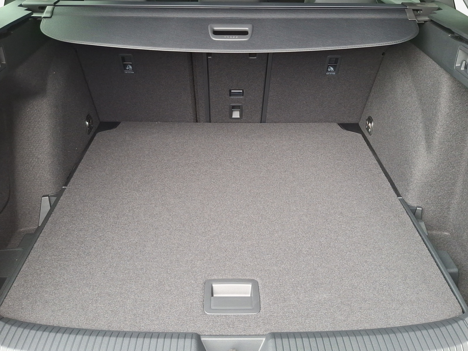 VW Golf Variant 1.5 eTSI mHEV R-Line DSG-image-12
