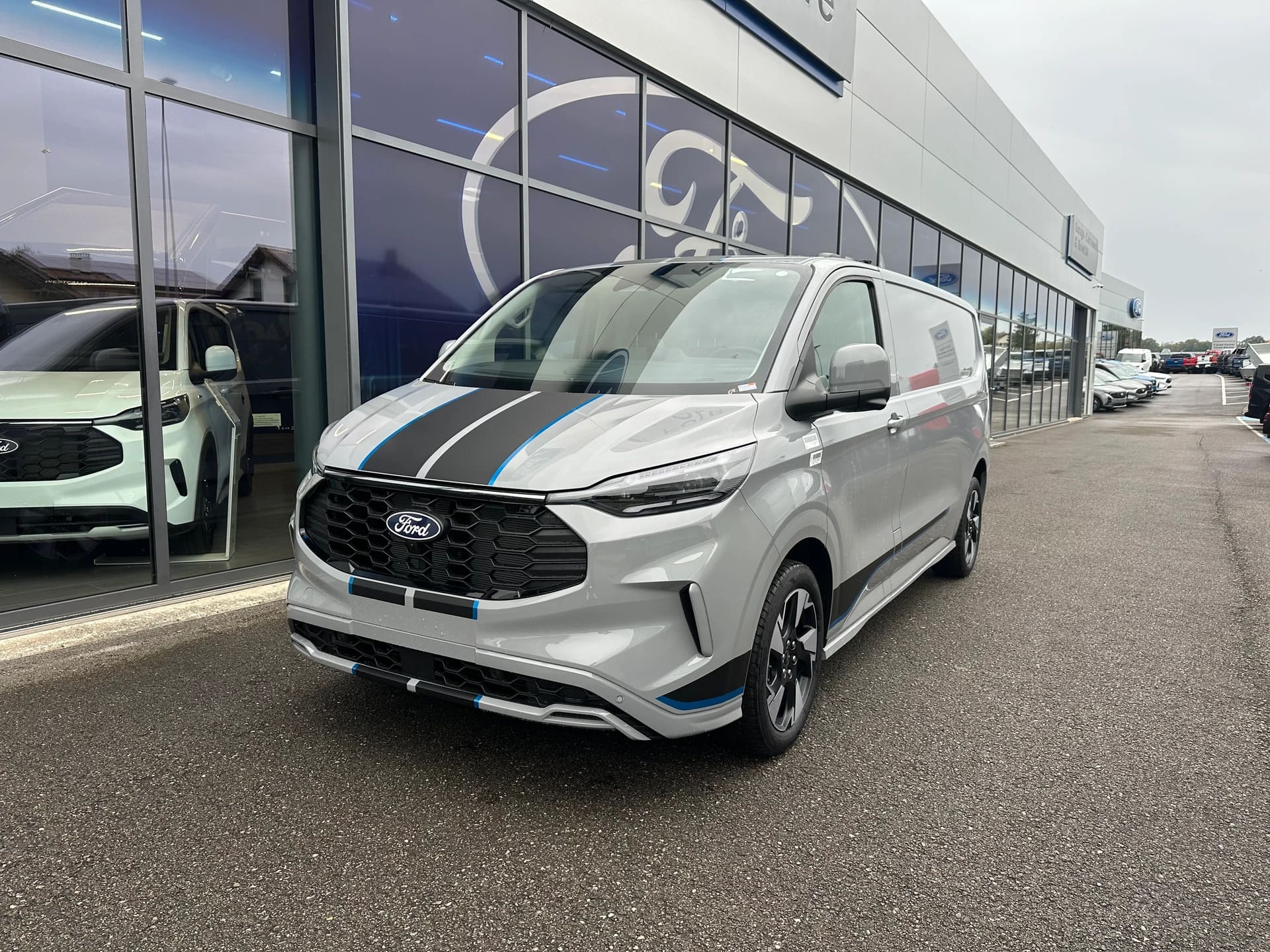 FORD Transit Custom Van 320 L2 2.0 EcoBl Sport/170CV/Aut./4x4-showroom-element-1