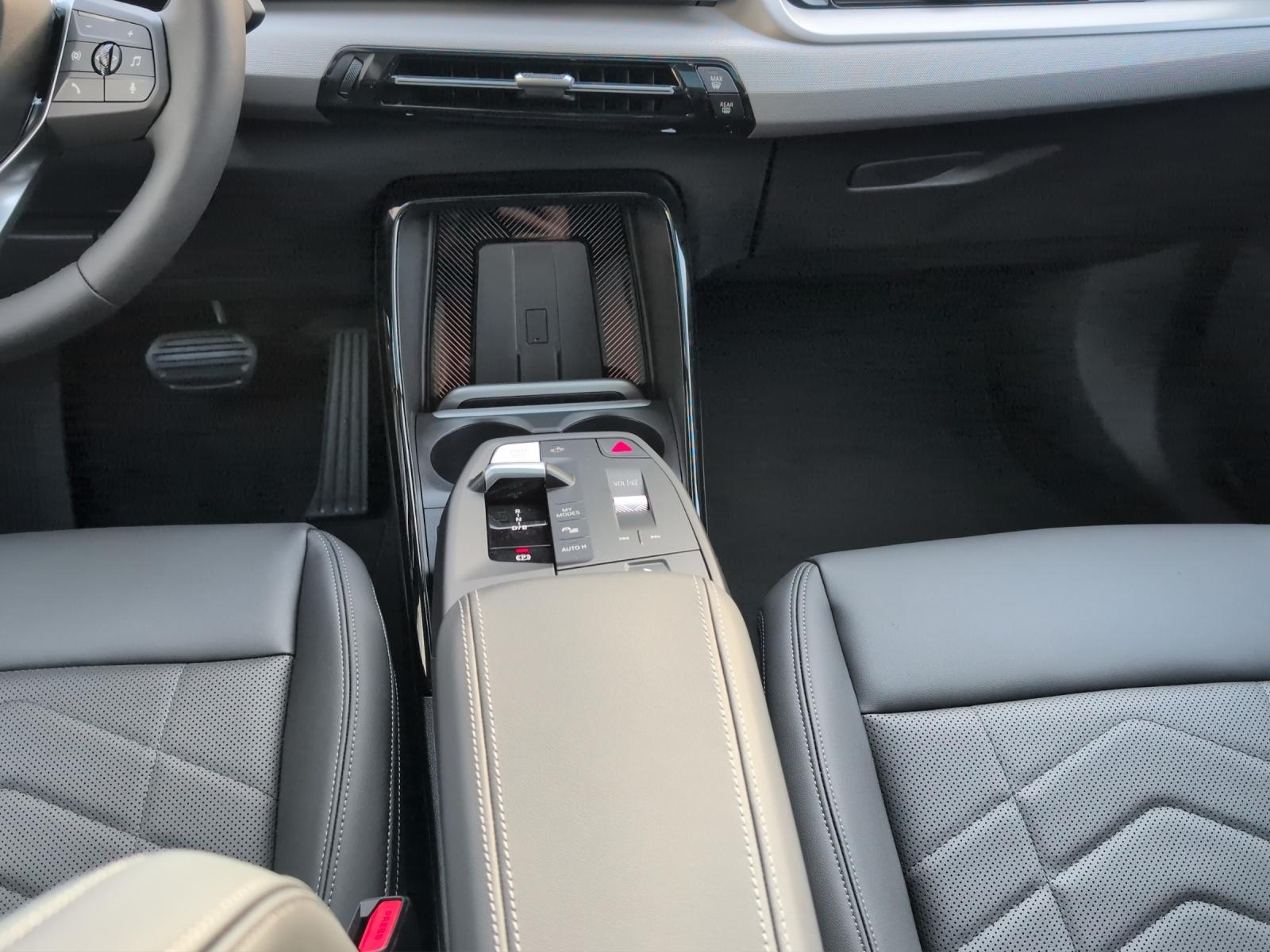 BMW iX2 U10 30 xDrive-image-19