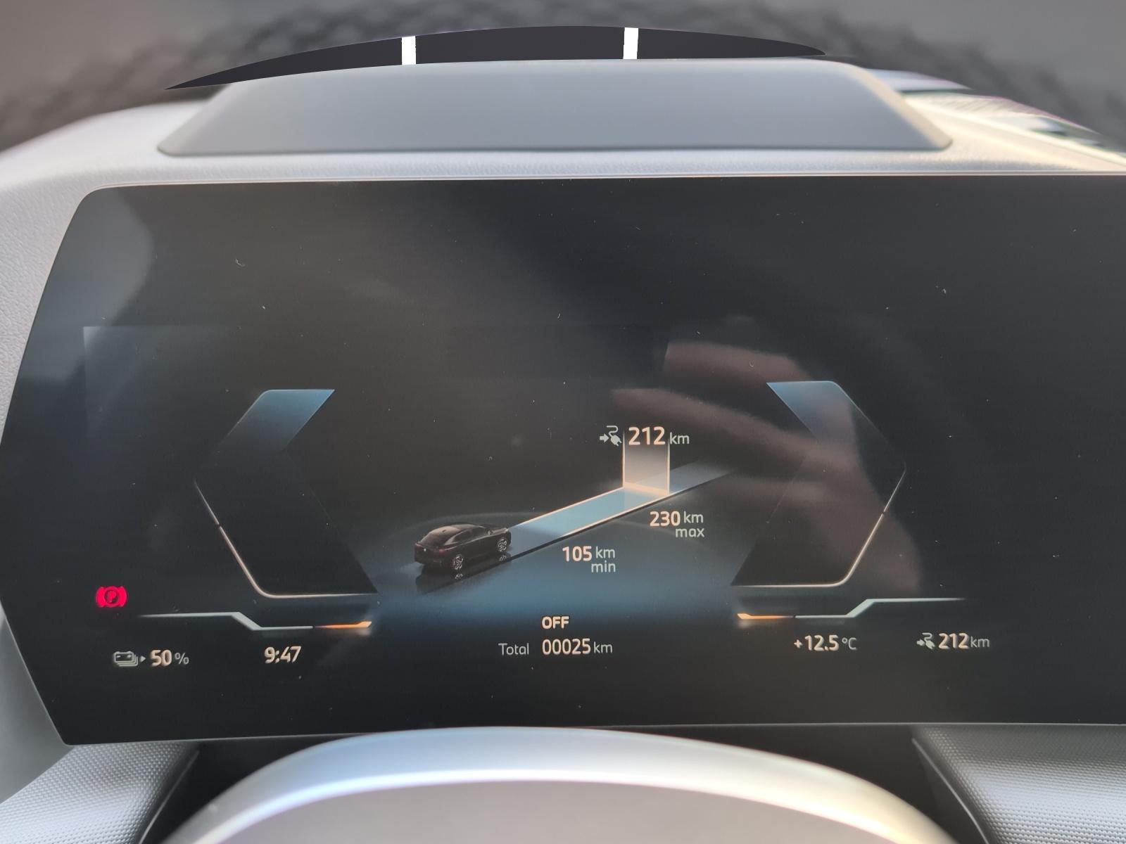 BMW iX2 U10 30 xDrive-image-16