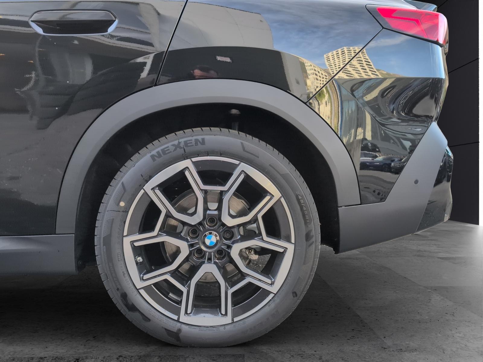 BMW iX2 U10 30 xDrive-image-9