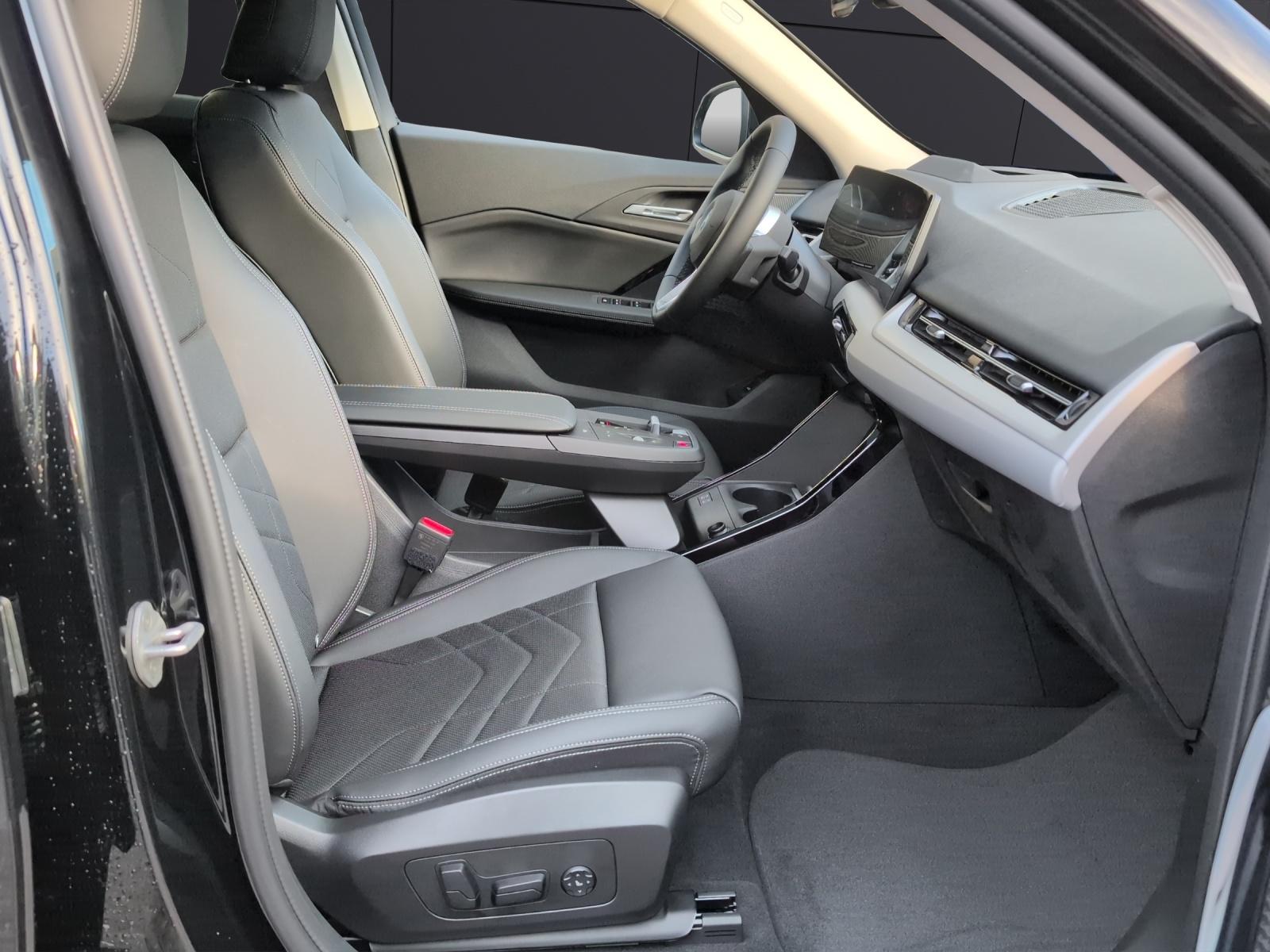 BMW iX2 U10 30 xDrive-image-14