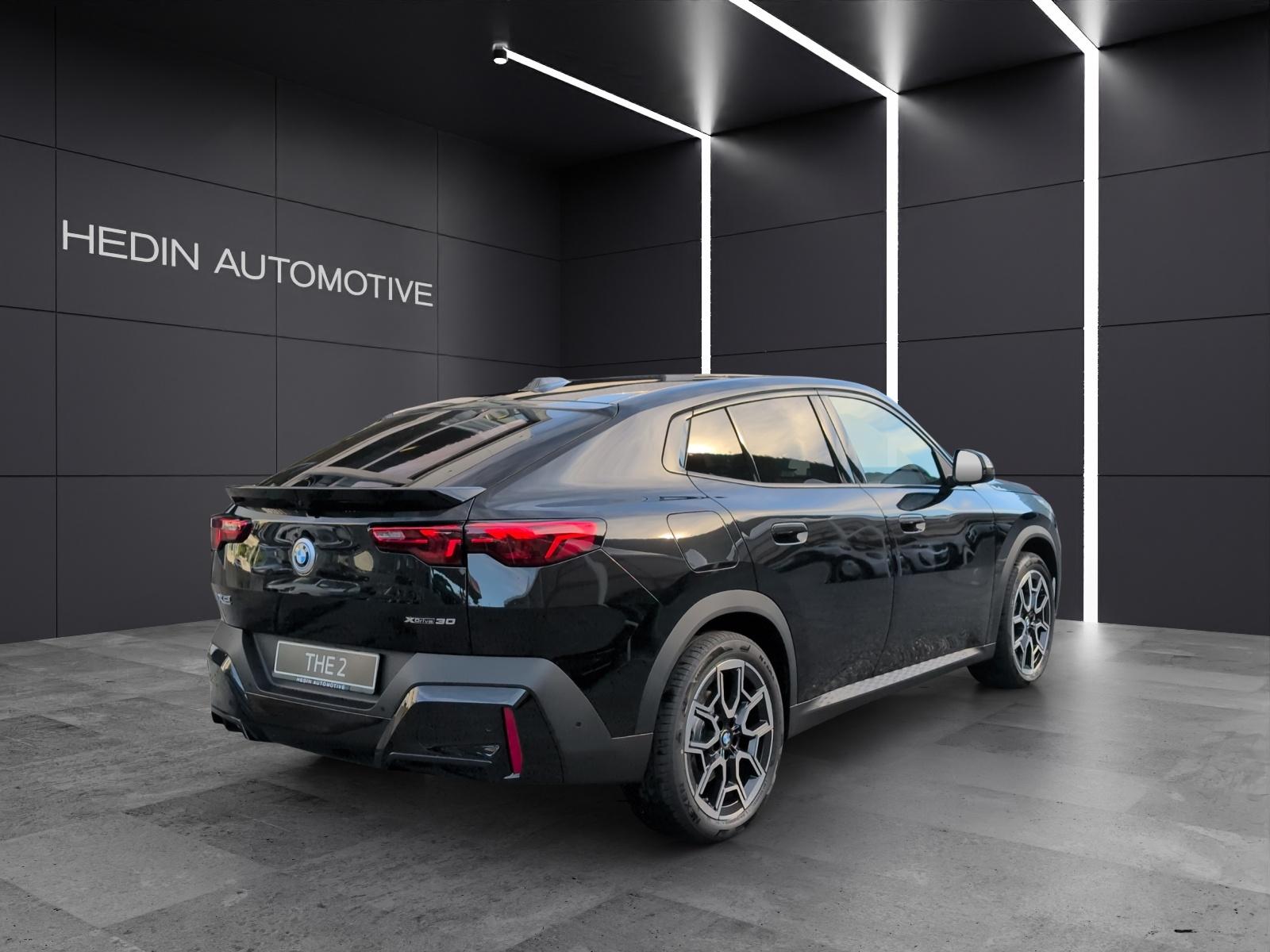 BMW iX2 U10 30 xDrive-image-4