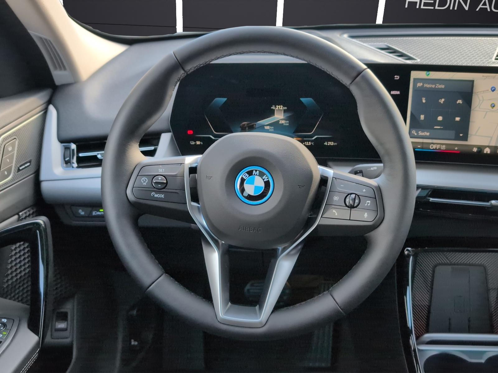 BMW iX2 U10 30 xDrive-image-15