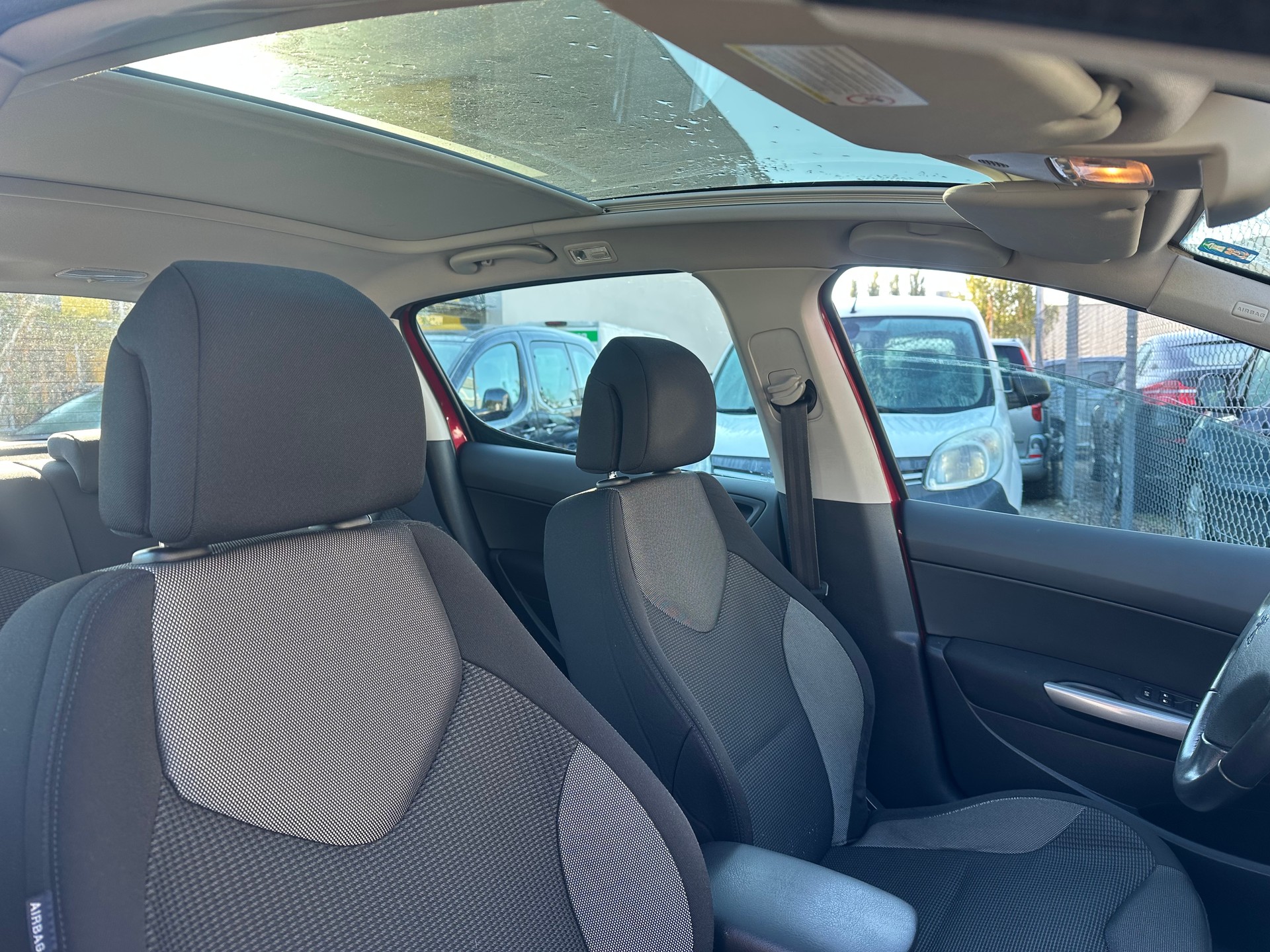 PEUGEOT 308 1.6 16V VTI Sport-image-7