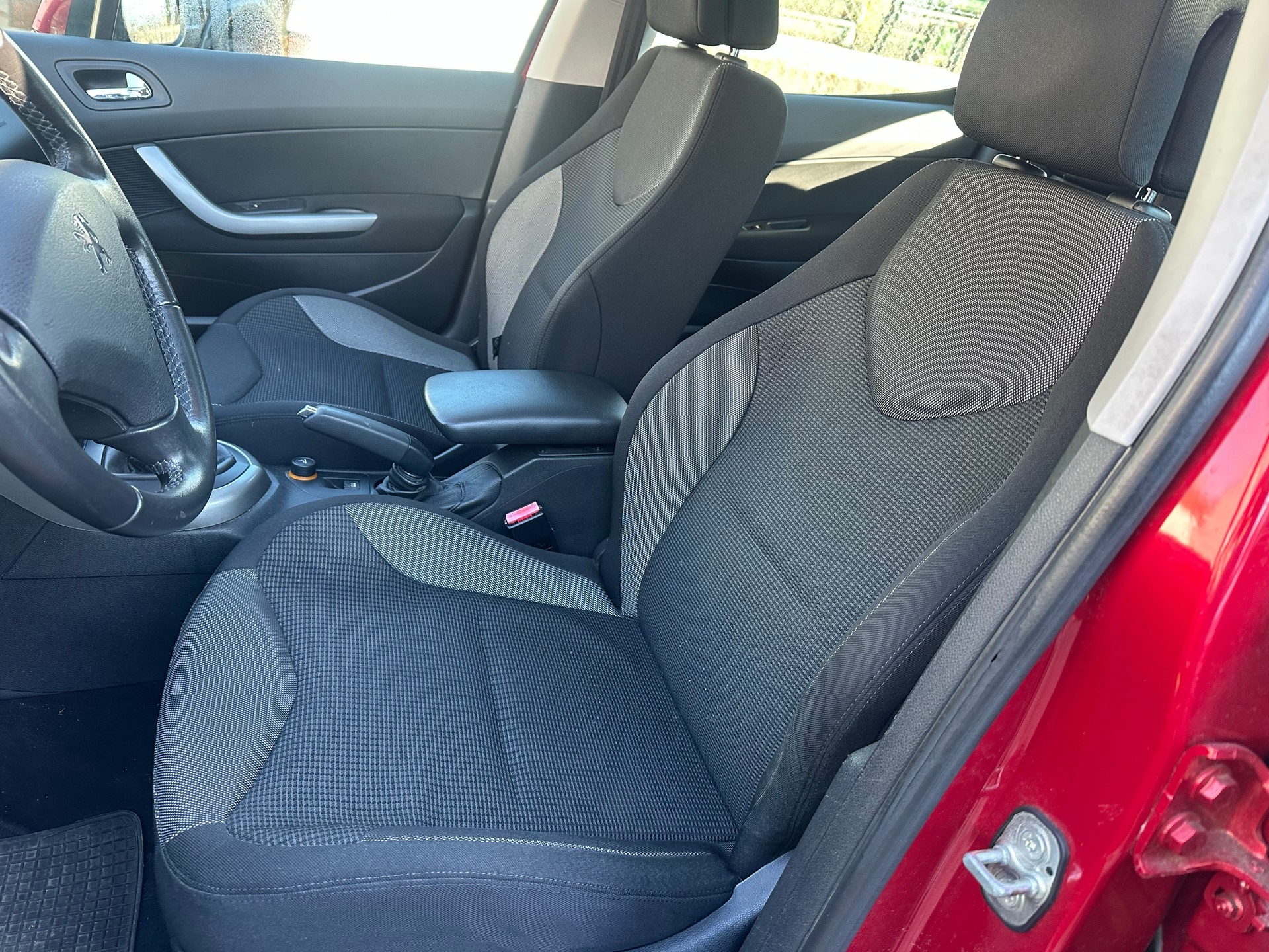 PEUGEOT 308 1.6 16V VTI Sport-image-5