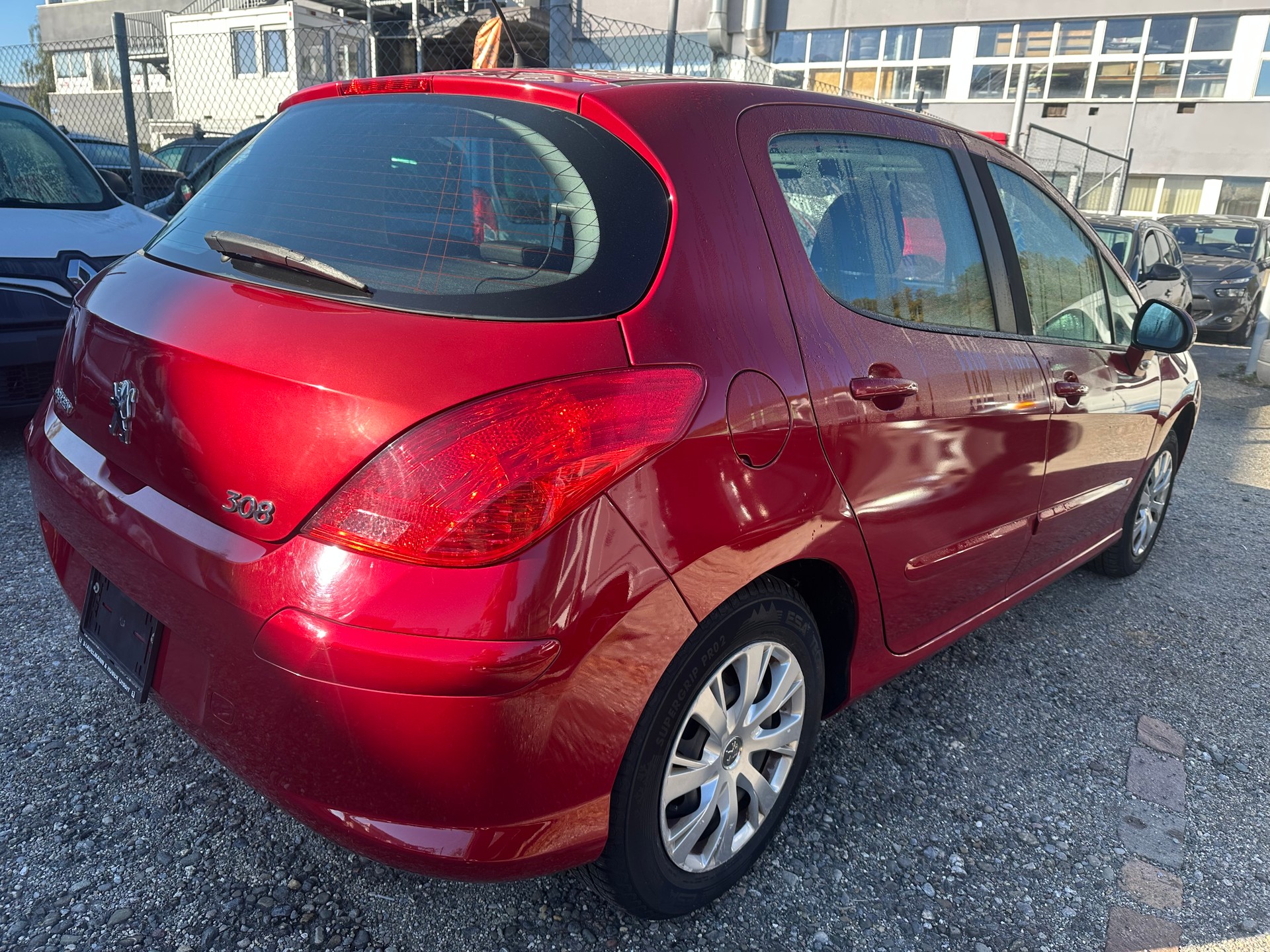 PEUGEOT 308 1.6 16V VTI Sport-image-2