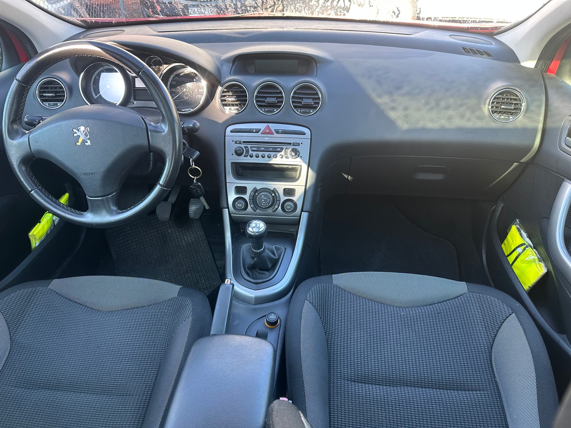 PEUGEOT 308 1.6 16V VTI Sport-image-6