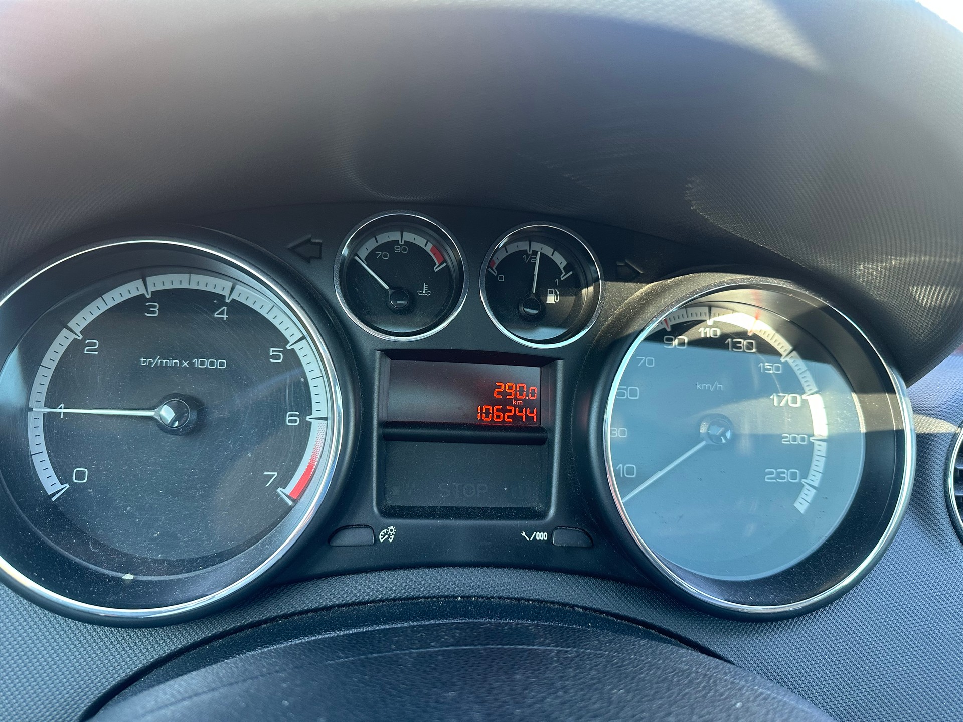 PEUGEOT 308 1.6 16V VTI Sport-image-4