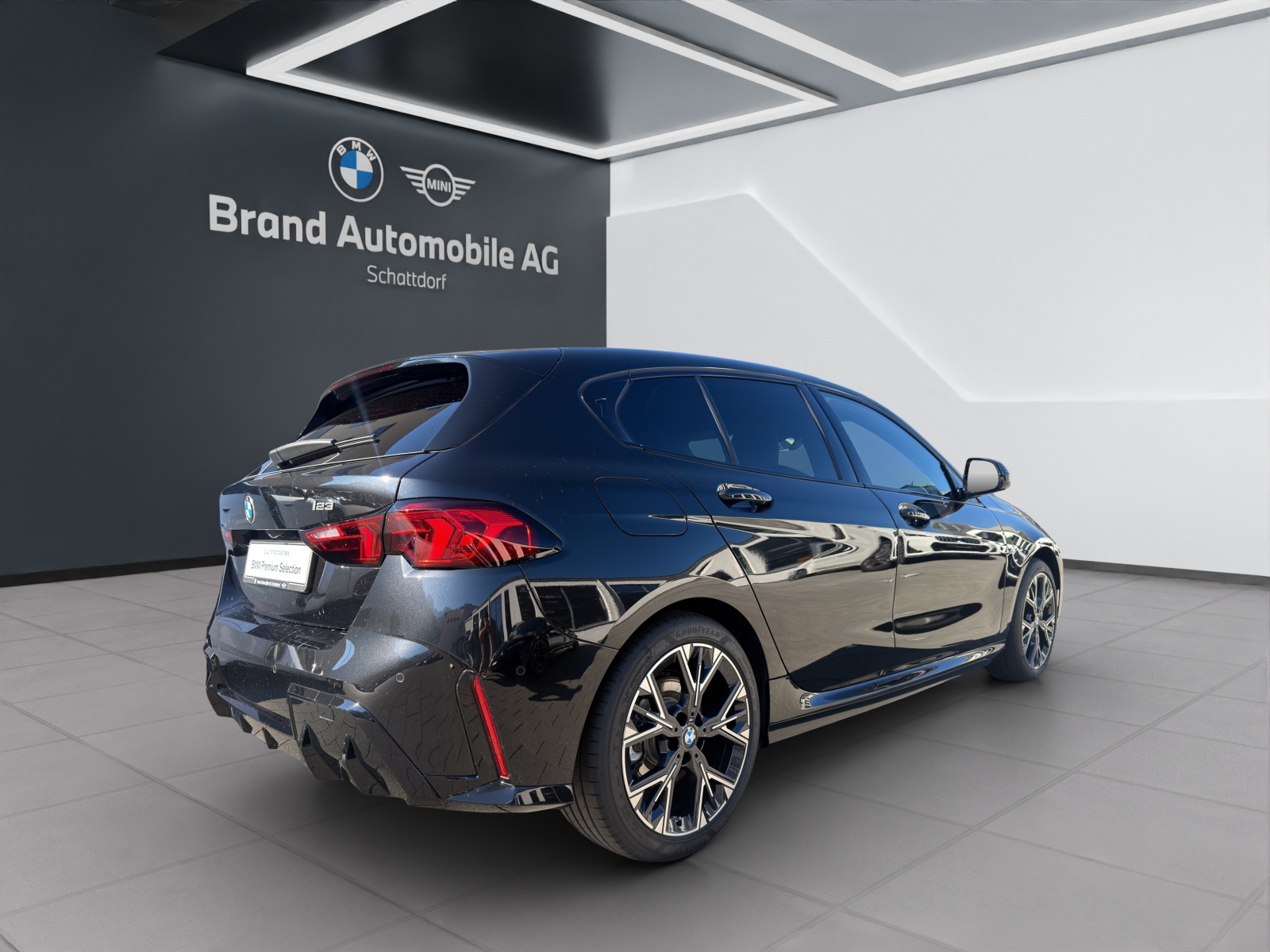 BMW 123 xDrive-image-4