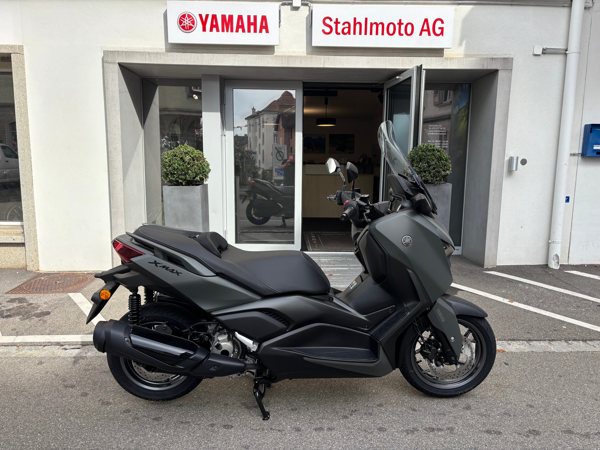 YAMAHA X-Max 300-showroom-element-2