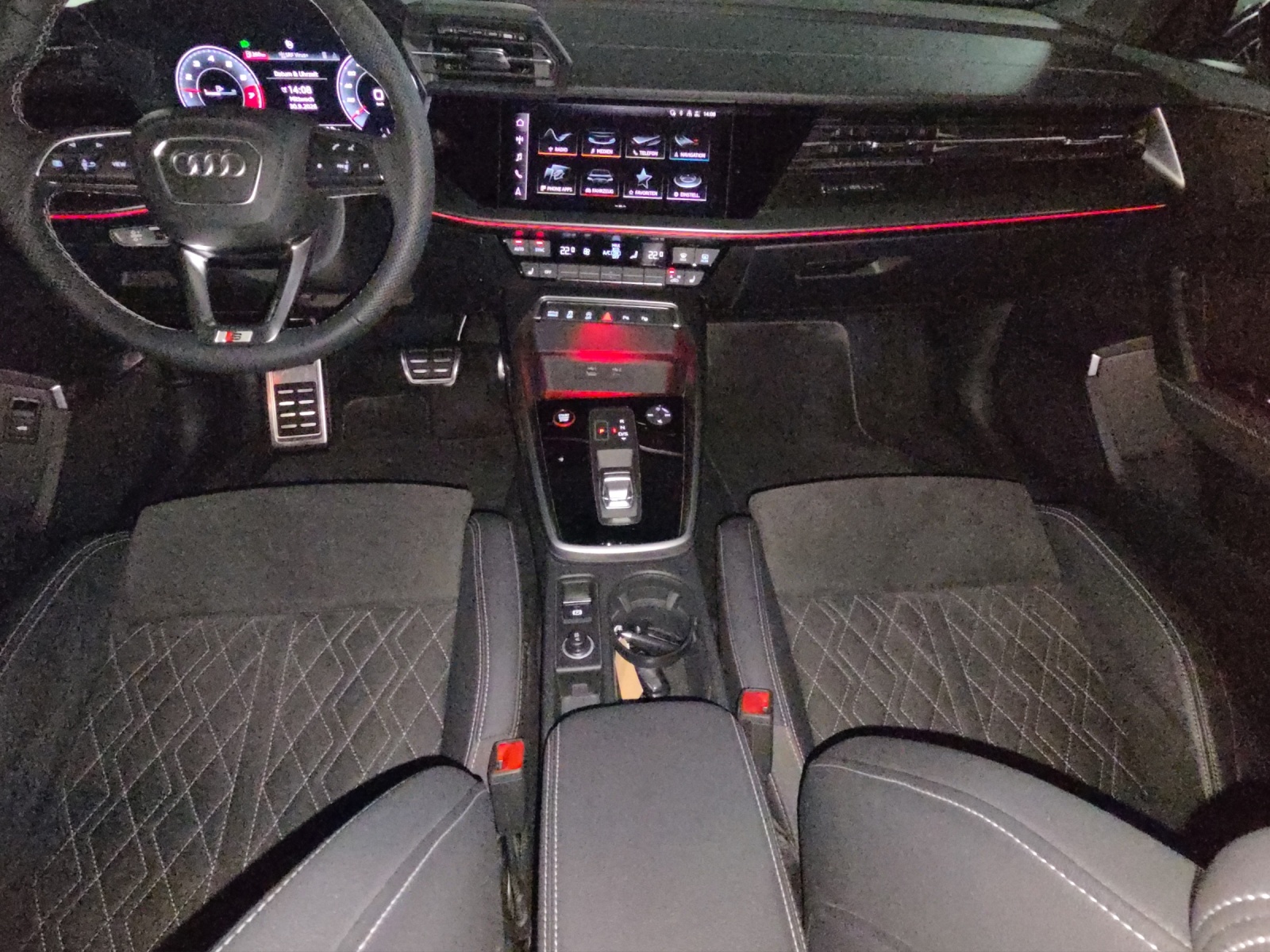 AUDI S3 Sportback 2.0 TFSI quattro S-tronic-image-6