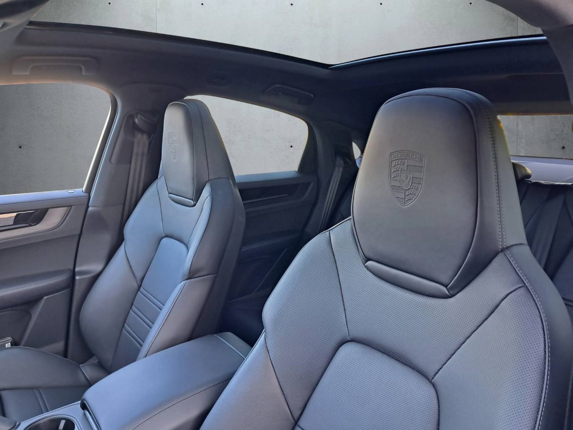 PORSCHE Cayenne Coupé Black Edition-image-27