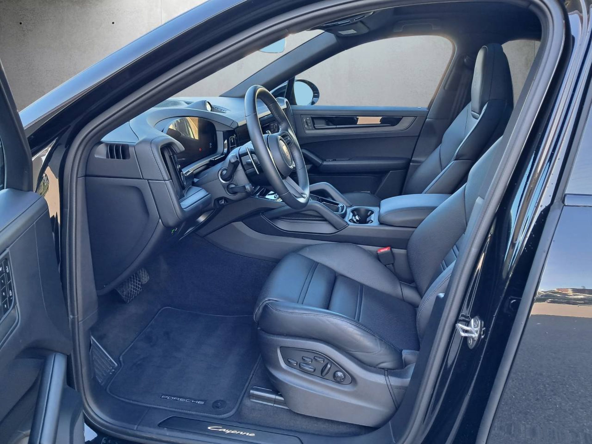 PORSCHE Cayenne Coupé Black Edition-image-3