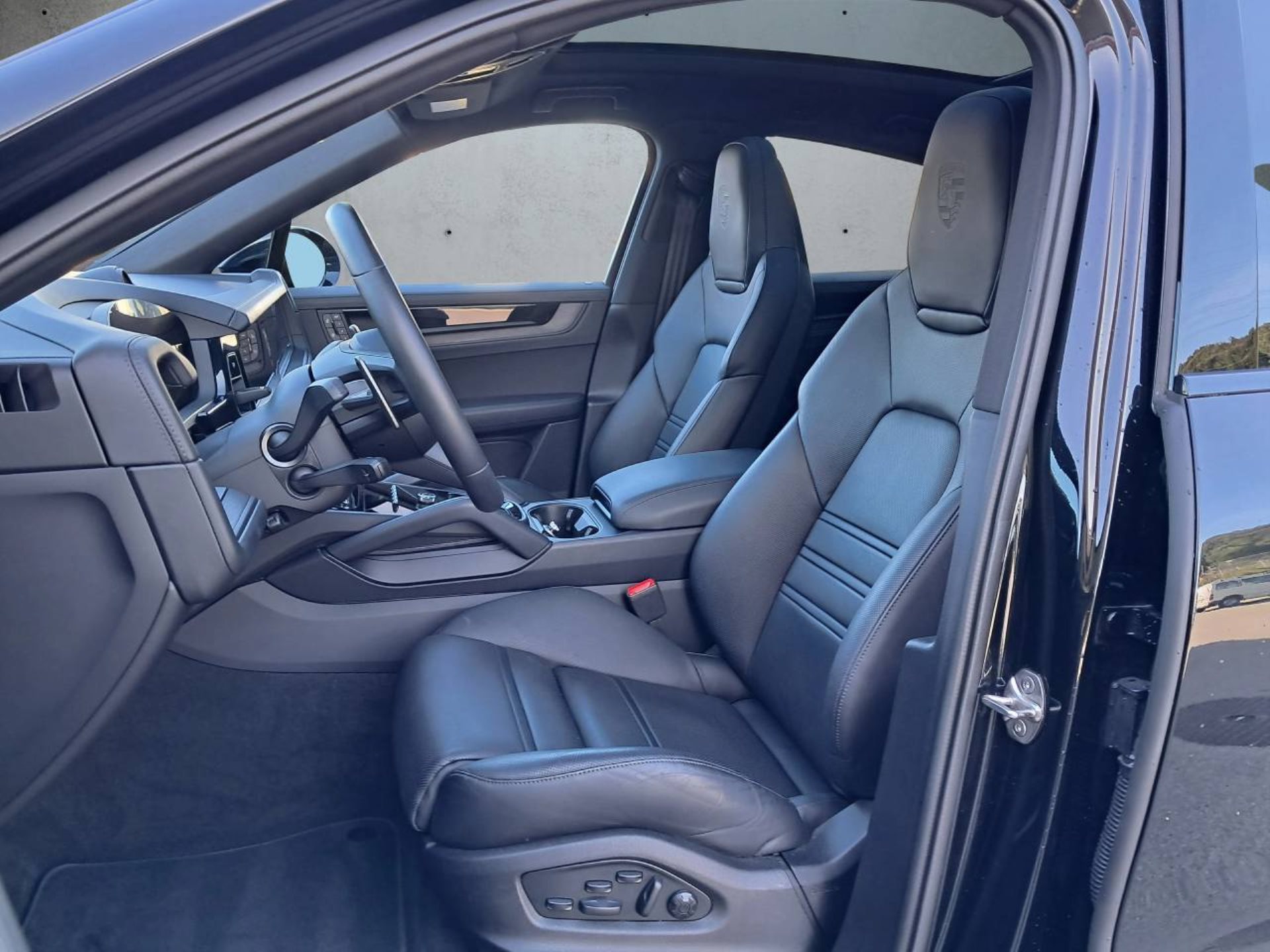 PORSCHE Cayenne Coupé Black Edition-image-4