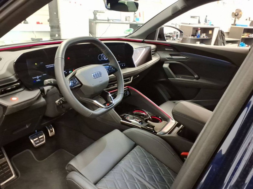 AUDI SQ5 TFSI quattro S-tronic-image-5