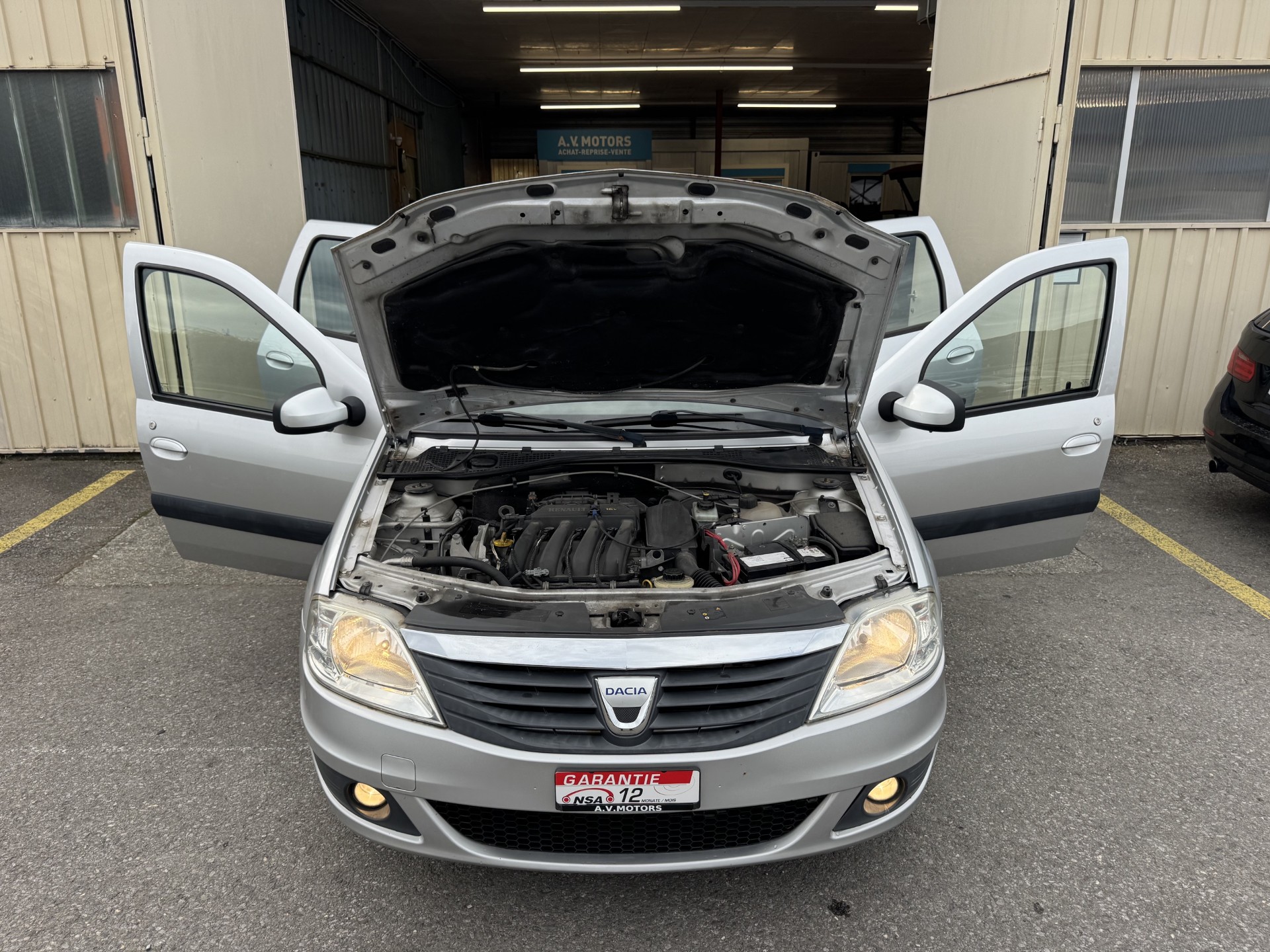 DACIA Logan 1.6 16V Lauréate-image-13