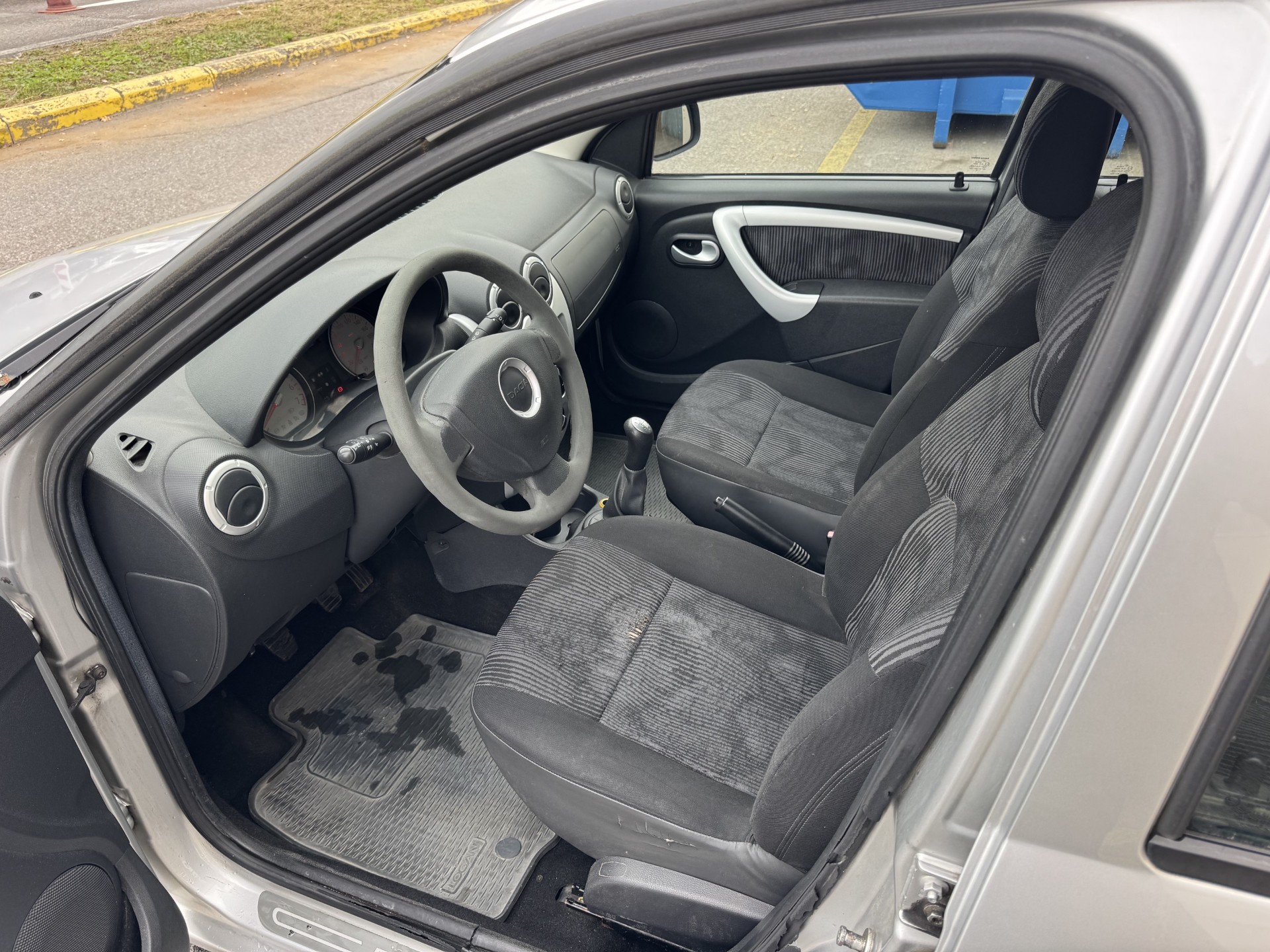 DACIA Logan 1.6 16V Lauréate-image-7