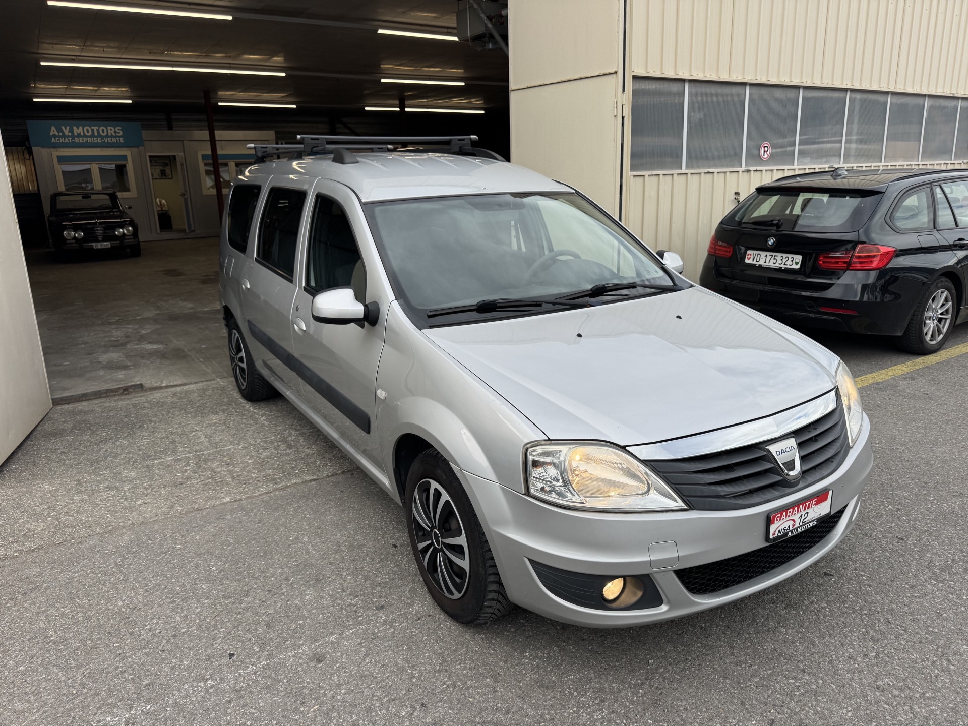 DACIA Logan 1.6 16V Lauréate-showroom-element-1