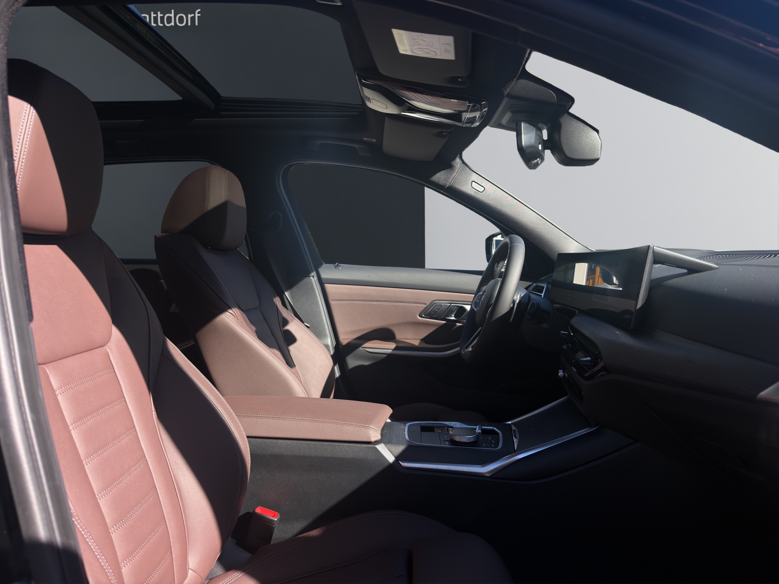 BMW 330i xDrive SAG Touring-image-13