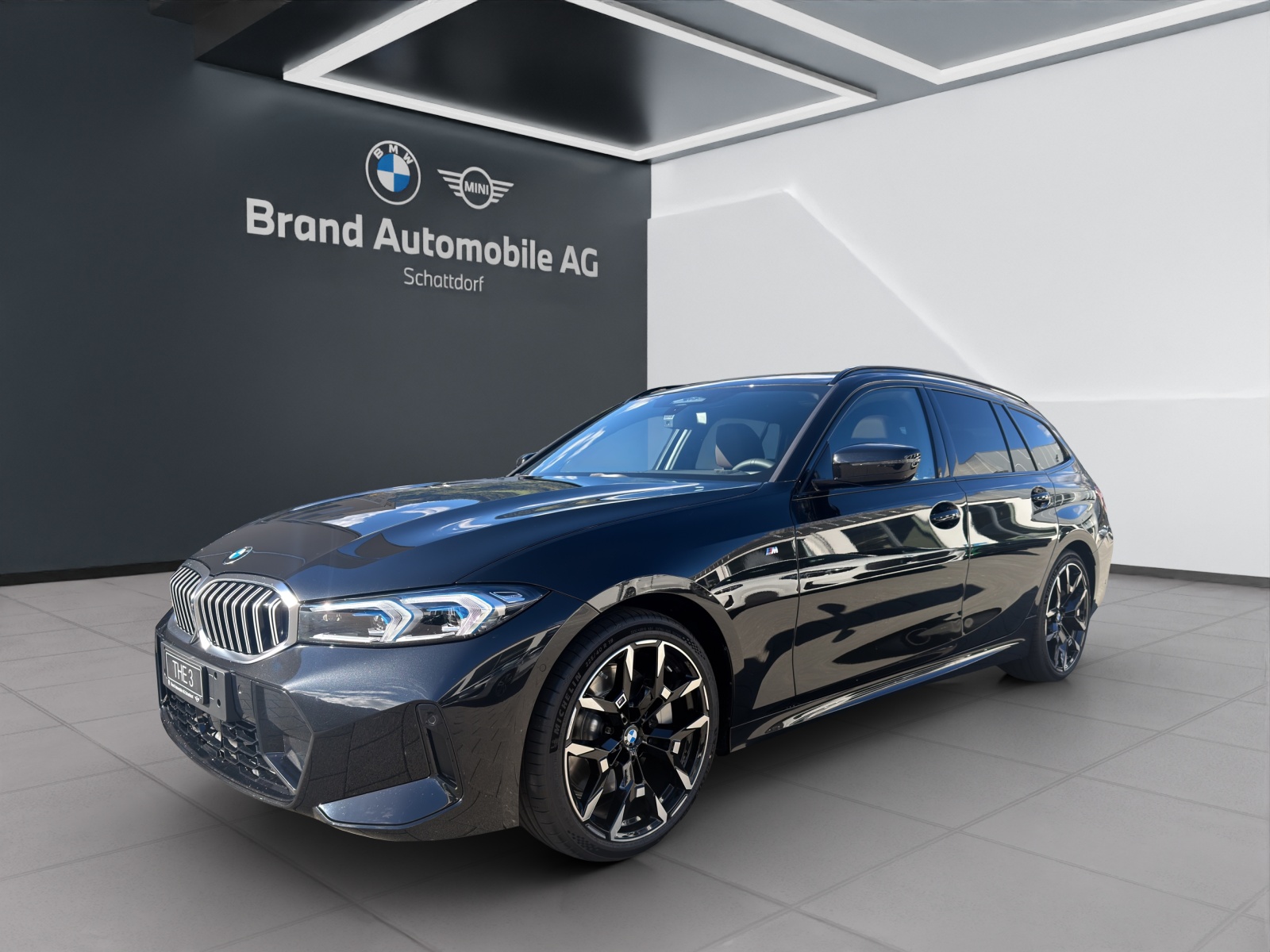 BMW 330i xDrive SAG Touring-image-0