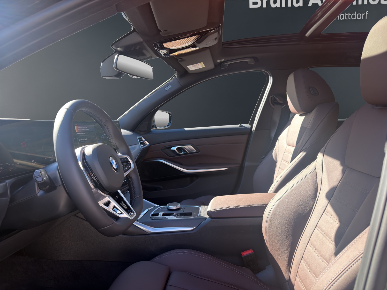 BMW 330i xDrive SAG Touring-image-10