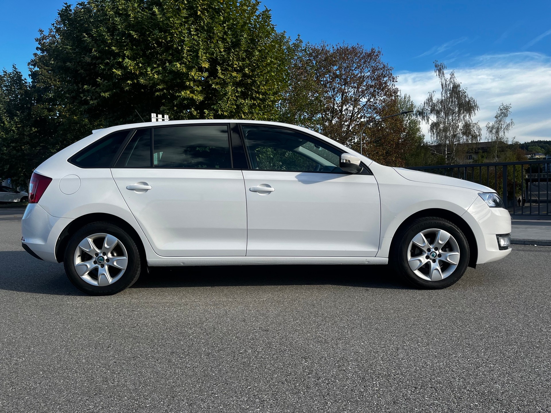 SKODA Rapid Spaceback 1.2 TSI Ambition DSG-image-2