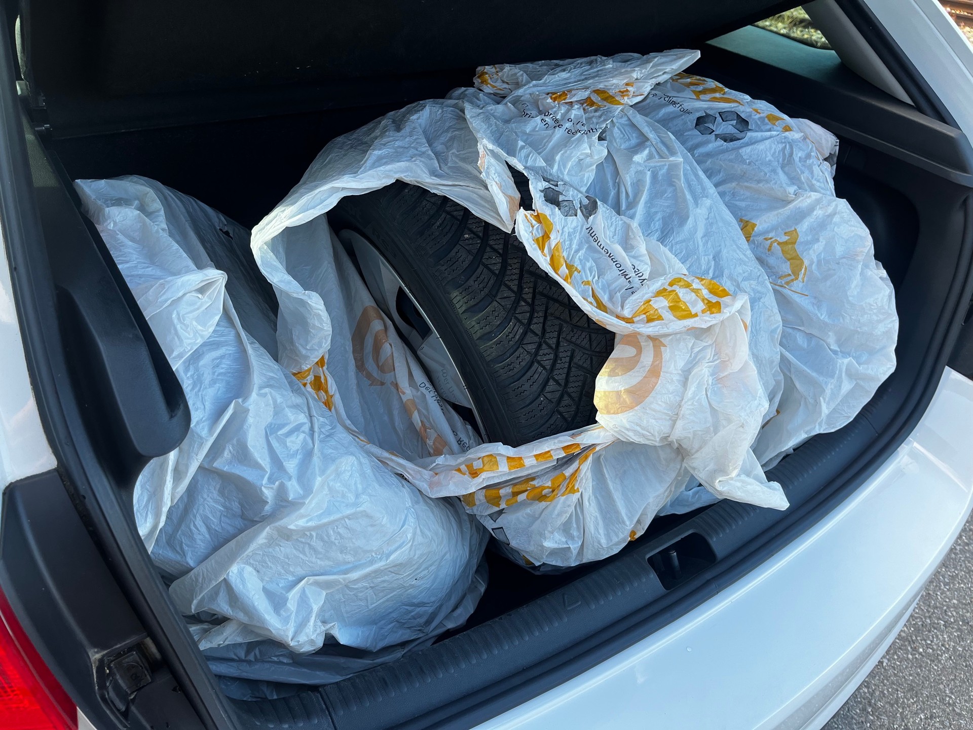 SKODA Rapid Spaceback 1.2 TSI Ambition DSG-image-11