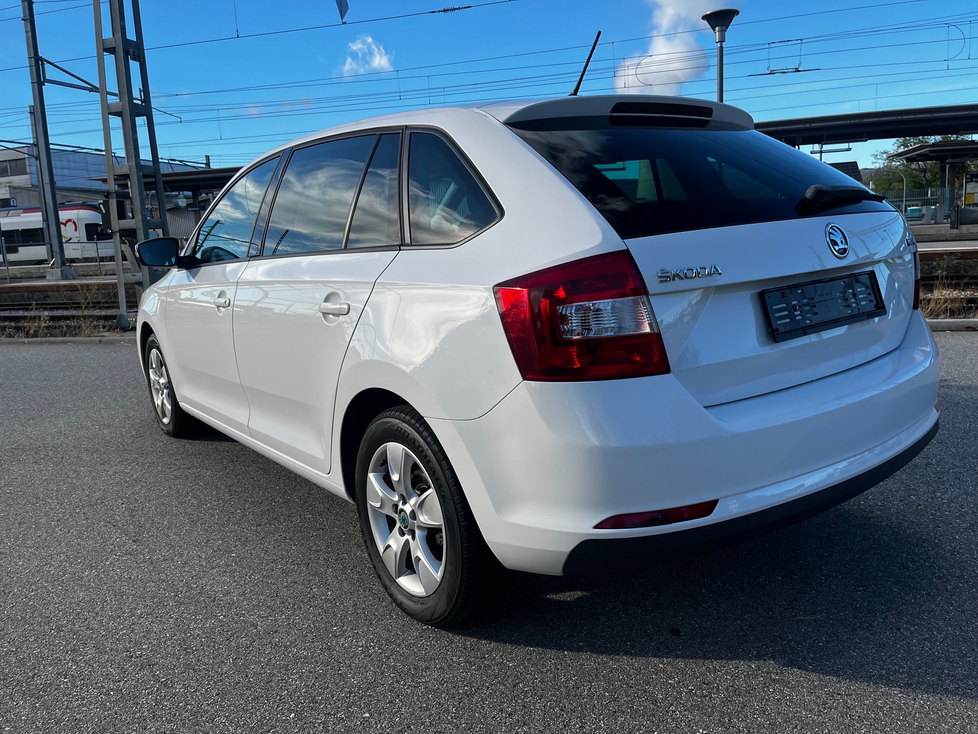 SKODA Rapid Spaceback 1.2 TSI Ambition DSG-image-4