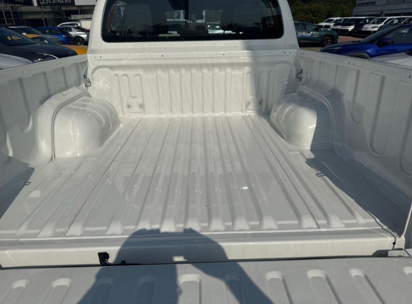 TOYOTA Hilux Double Cab.-Pick-up 59KWh Comfort Spezialpreis !-image-2