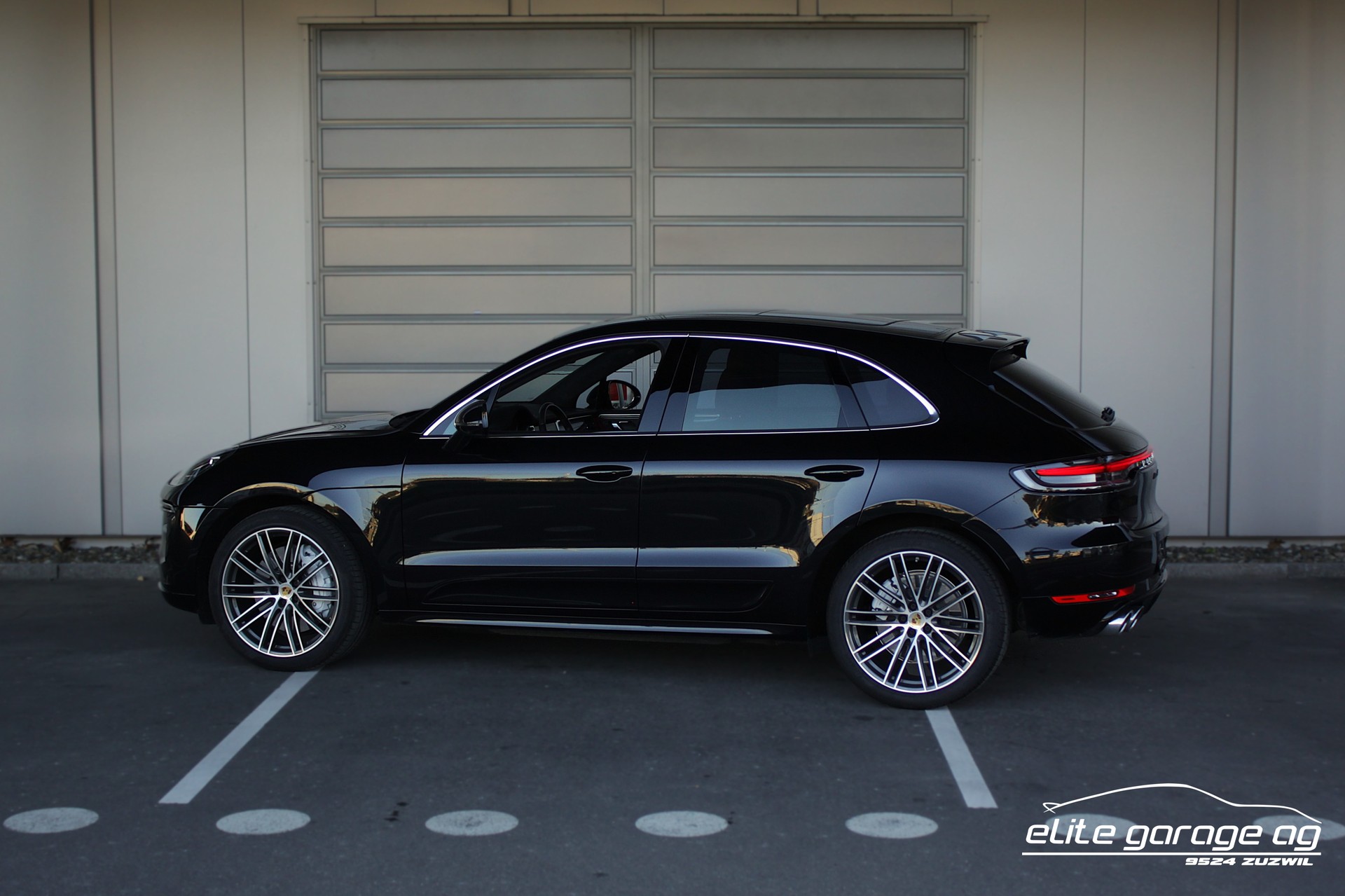 PORSCHE Macan Turbo PDK-image-2